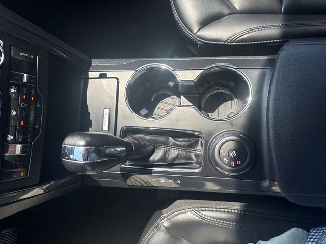 Used 2019 Ford Explorer XLT w/ Equipment Group 202A AWD/4WD image 31