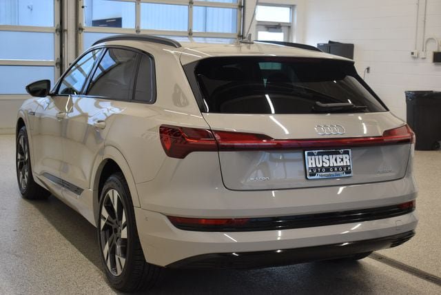 Used 2021 Audi e-tron Premium w/ Convenience Plus Package AWD/4WD image 10