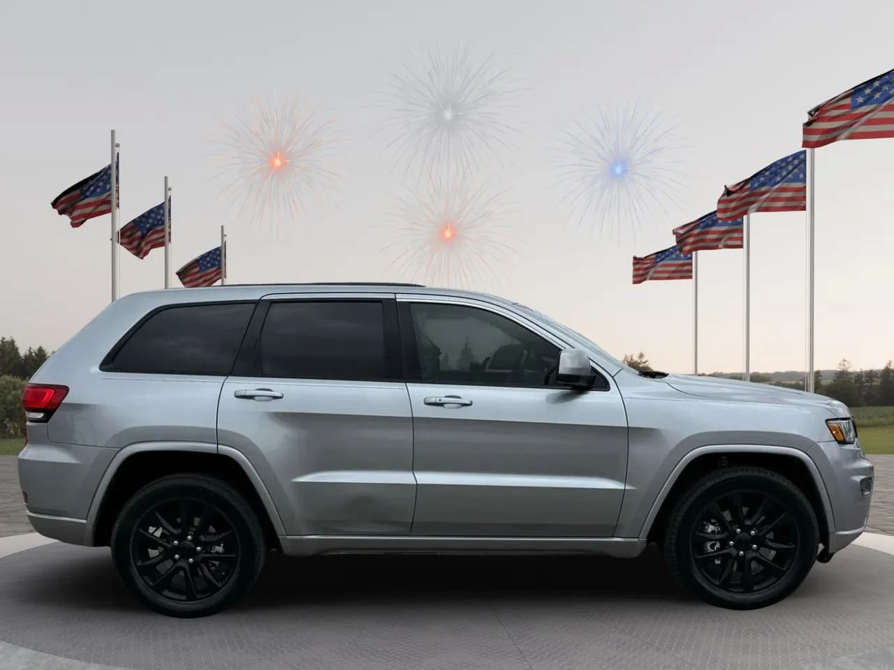 Used 2021 Jeep Grand Cherokee Laredo X AWD/4WD image 4