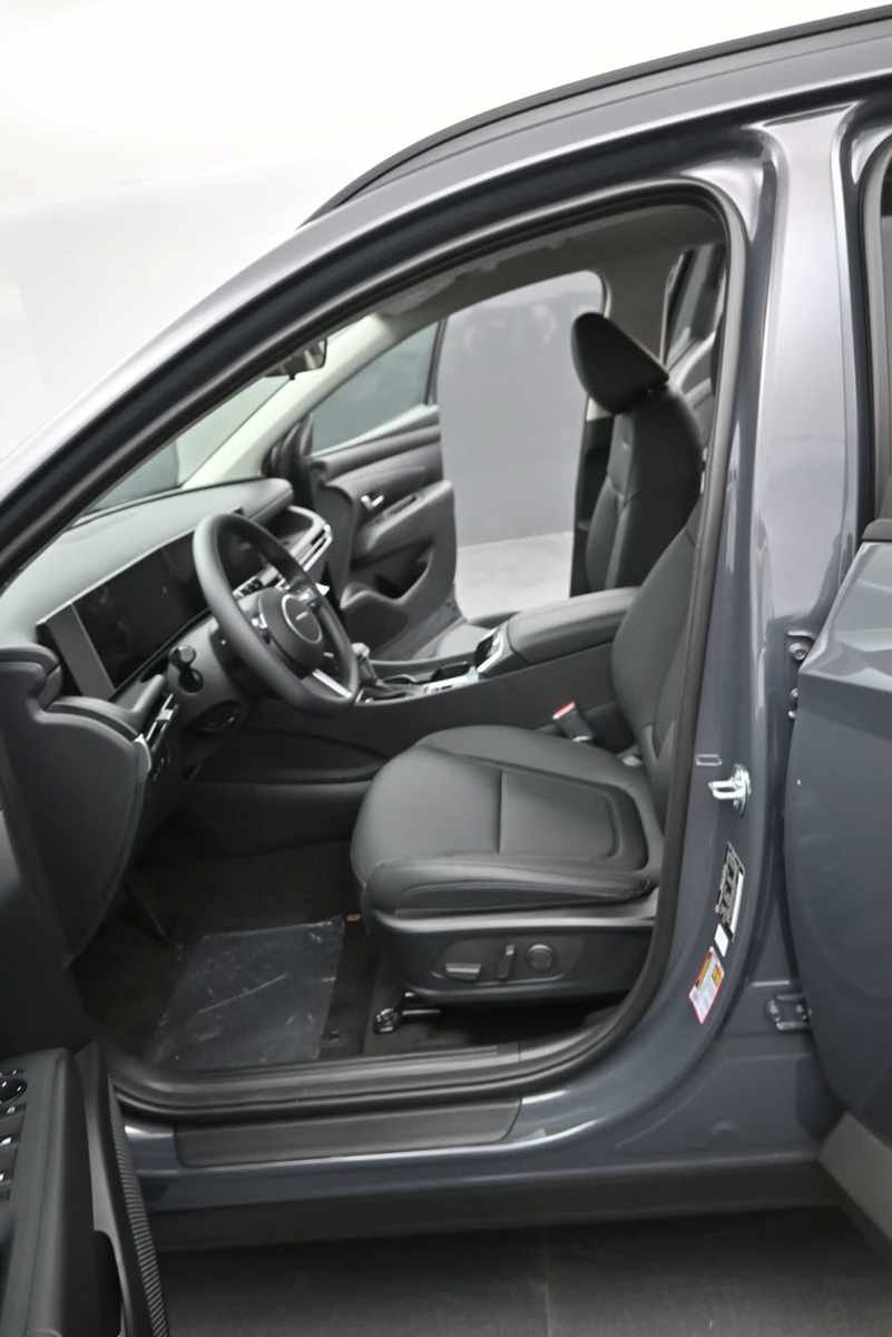 New 2026 Hyundai Tucson SEL Plus FWD image 16