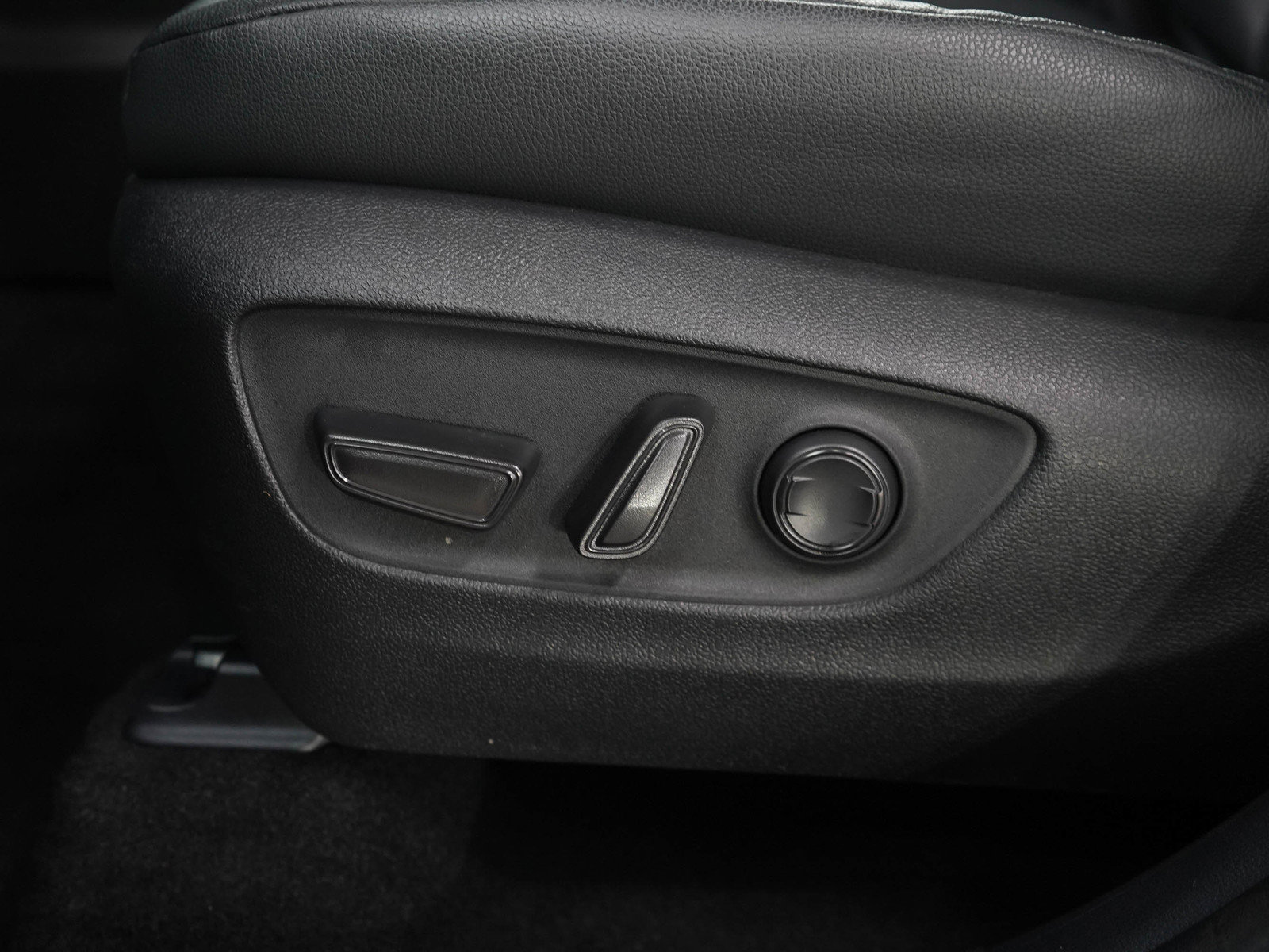 Used 2025 Toyota Grand Highlander AWD image 29