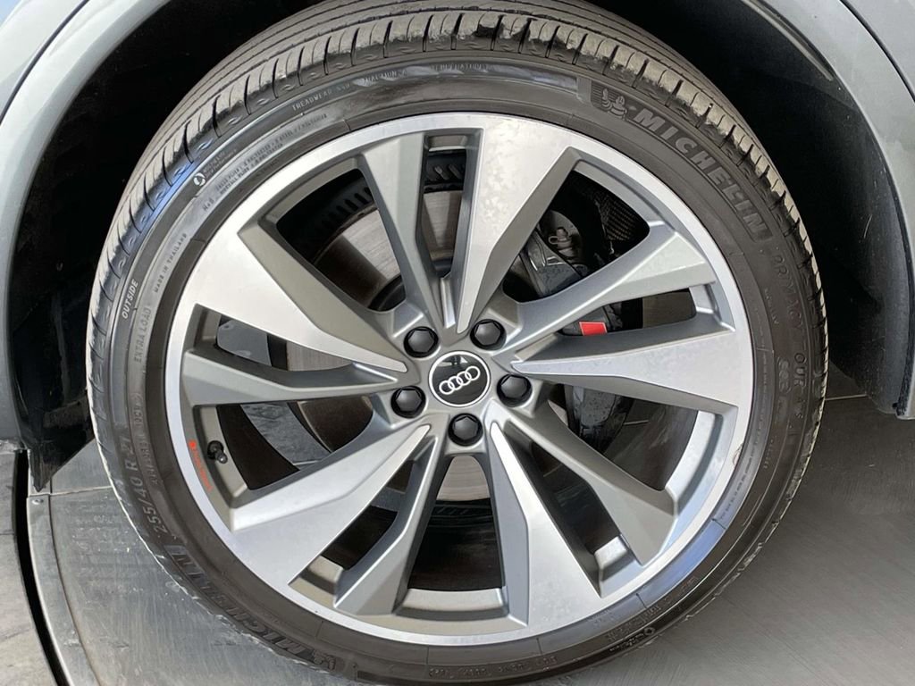 Certified 2022 Audi SQ5 Premium Plus w/ Premium Plus Package image 11