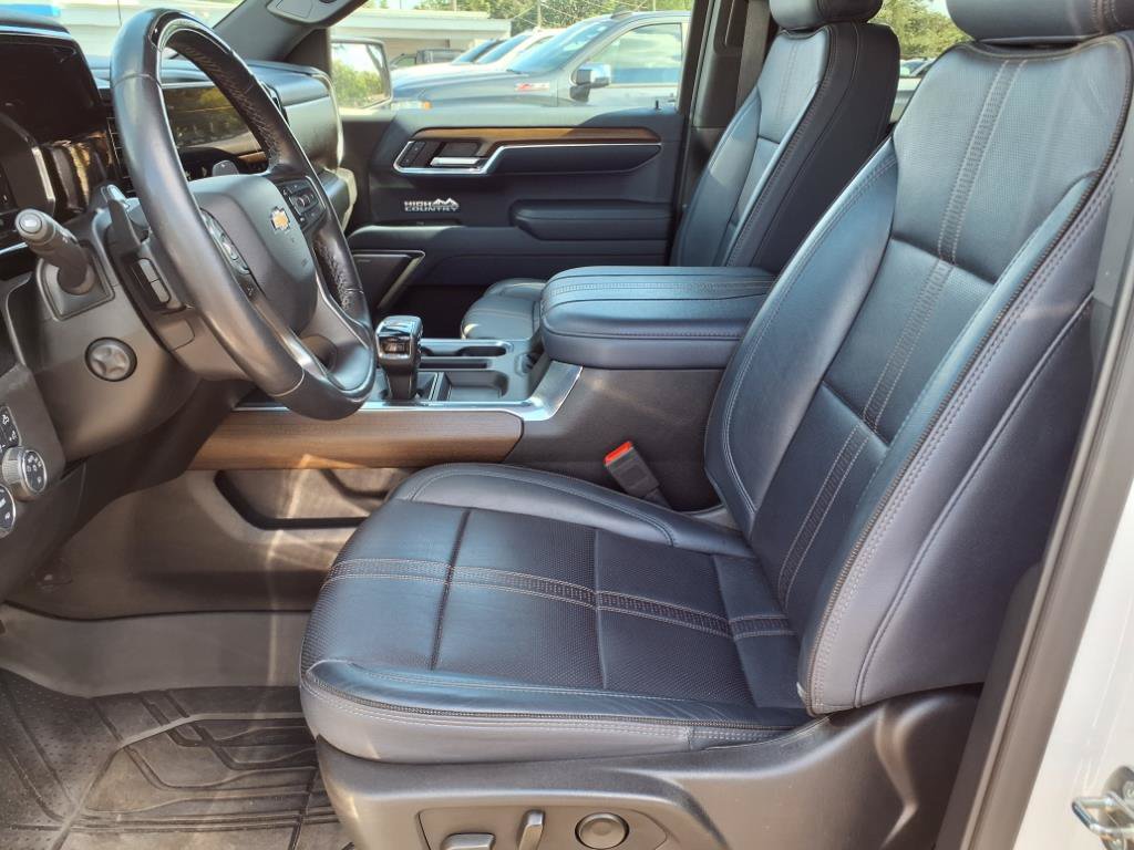 Certified 2024 Chevrolet Silverado 1500 High Country w/ Technology Package AWD/4WD image 13