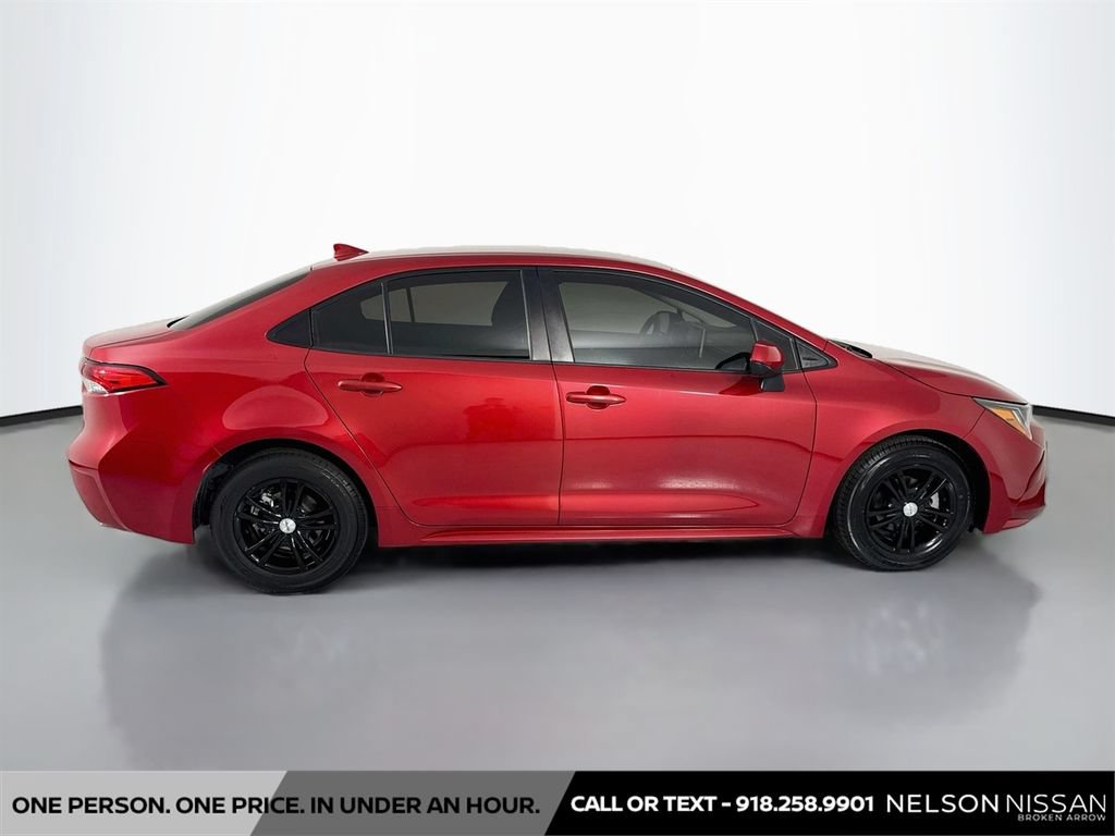 Used 2021 Toyota Corolla LE FWD image 4