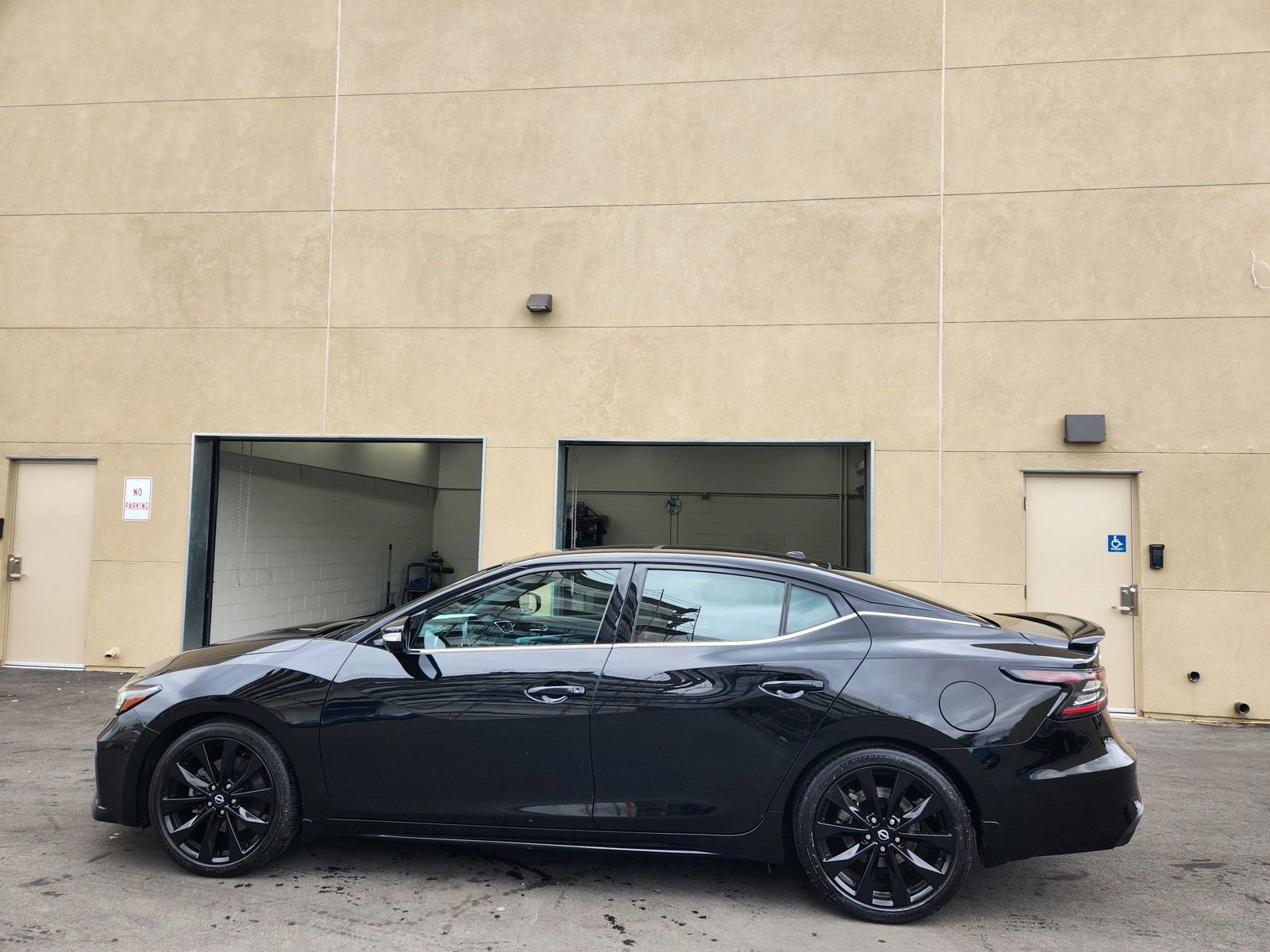 Used 2023 Nissan Maxima SR w/ Sport Mat Group image 29