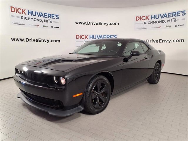 Used 2015 Dodge Challenger SXT