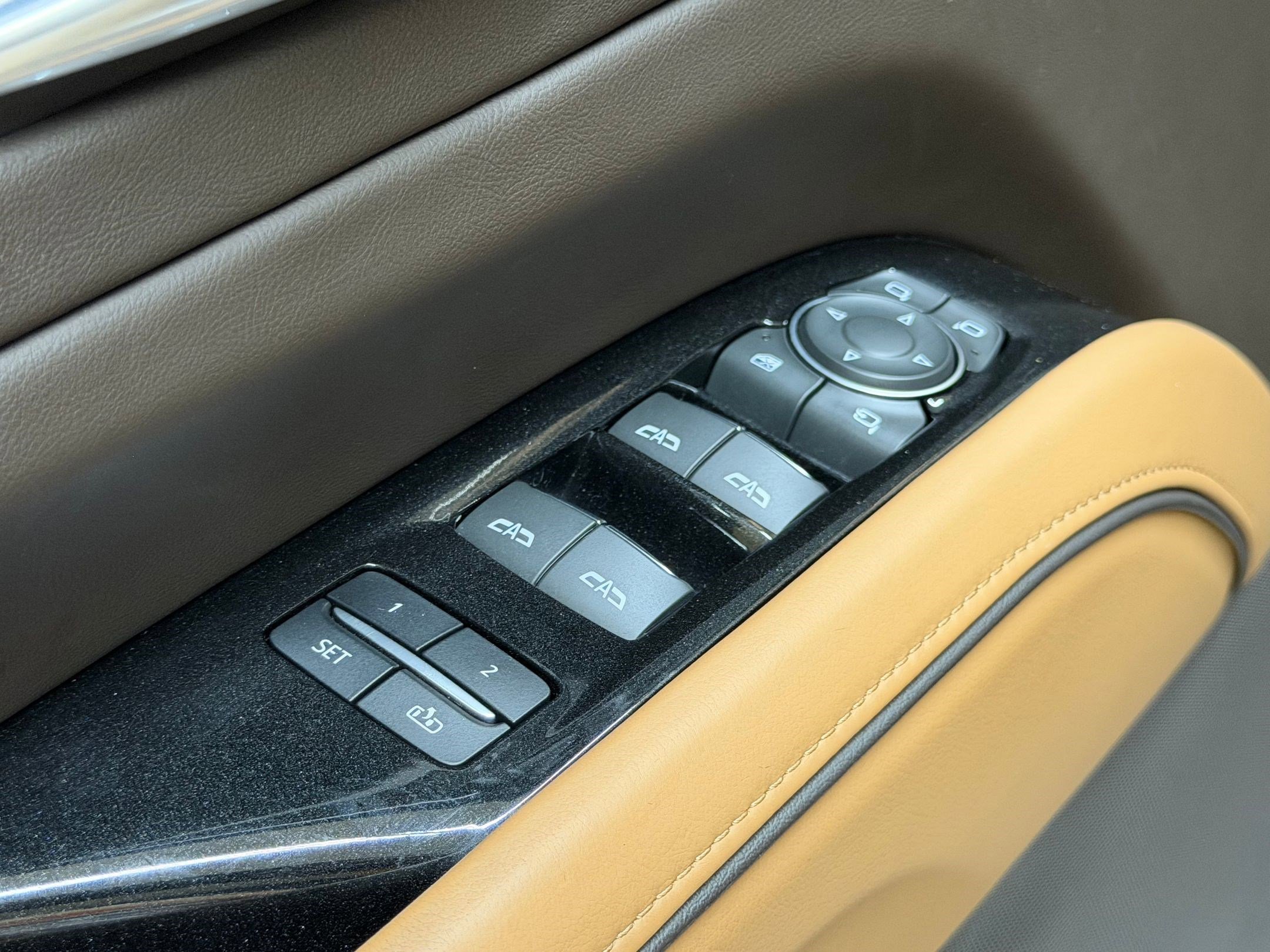 Used 2021 Cadillac Escalade Premium Luxury image 25