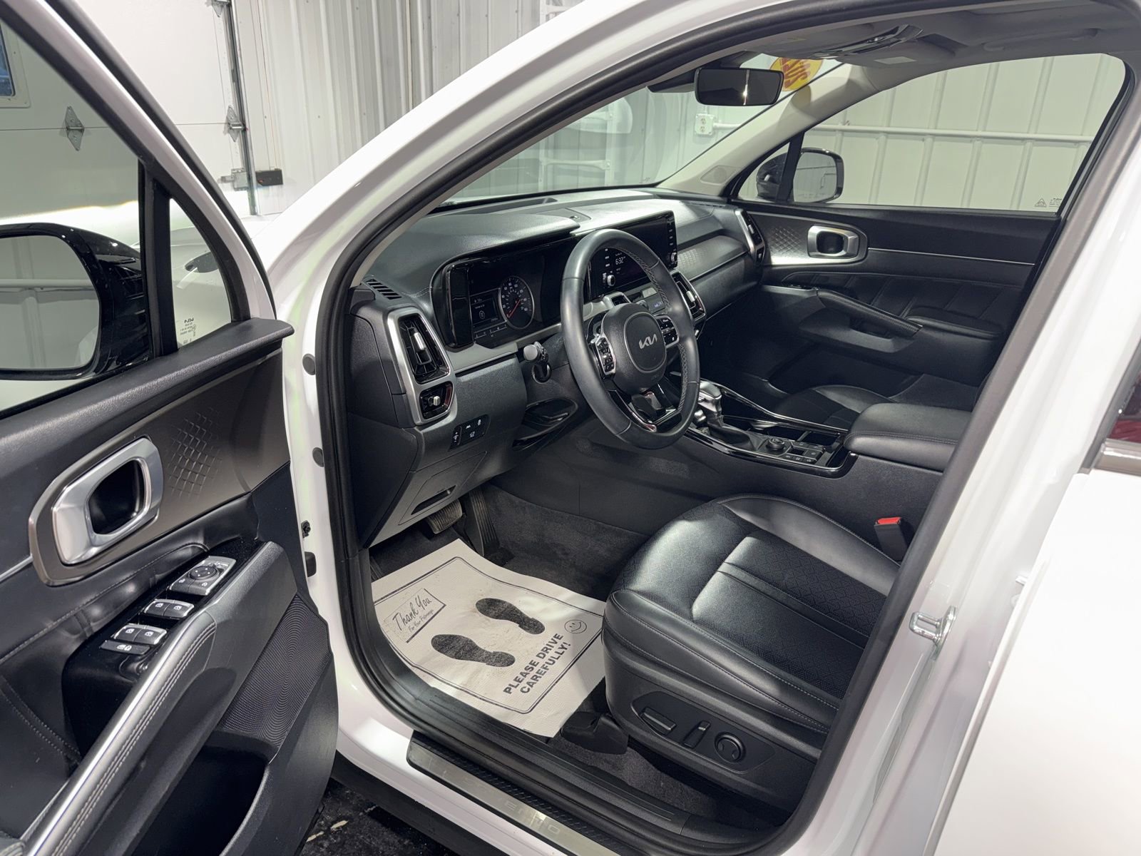 Used 2022 Kia Sorento SX FWD image 19