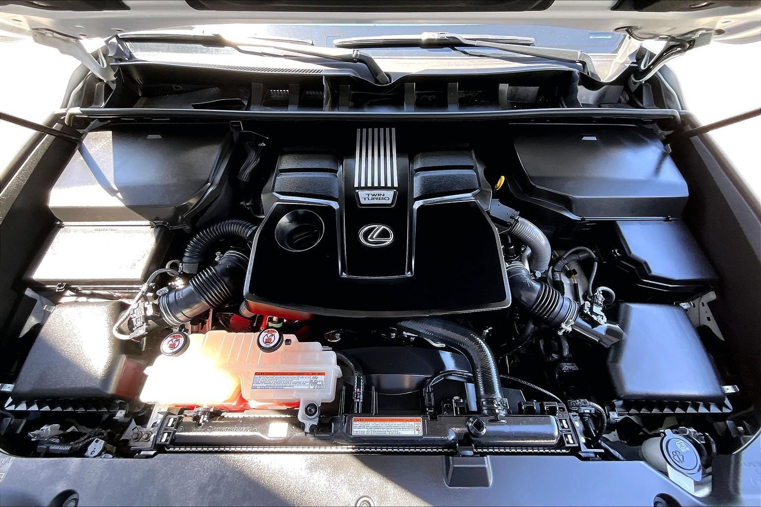 Used 2022 Lexus LX 600 4WD w/ Accessory Package (Z1) image 10