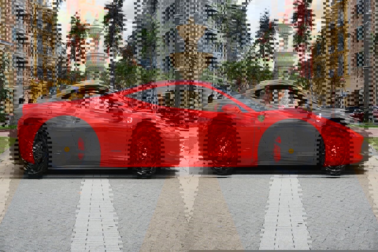 Used 2010 Ferrari 458 Italia Coupe RWD image 3