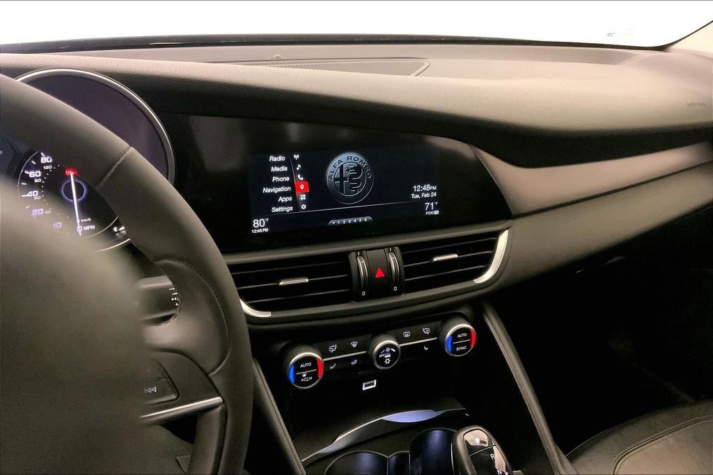 Used 2017 Alfa Romeo Giulia Ti w/ TI 19" Sport Package image 5