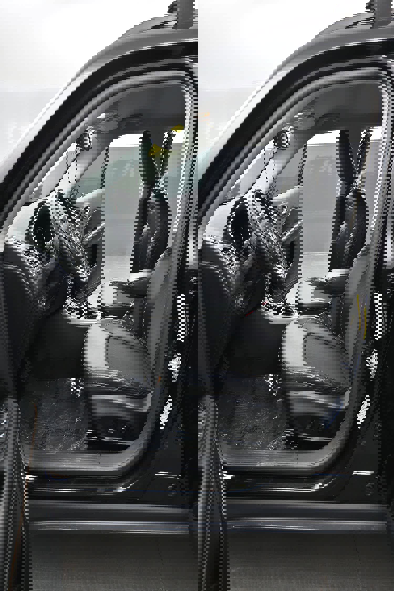 Used 2017 Jeep Compass Latitude w/ Popular Equipment Group image 15