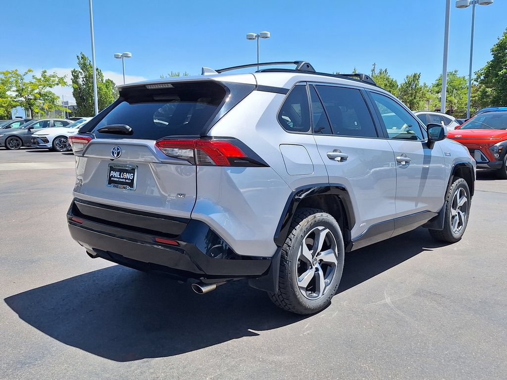 Used 2021 Toyota RAV4 SE w/ Weather & Moonroof Package AWD/4WD video 3