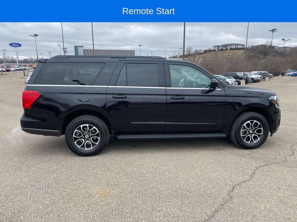 Used 2024 Ford Expedition Max XLT image 7