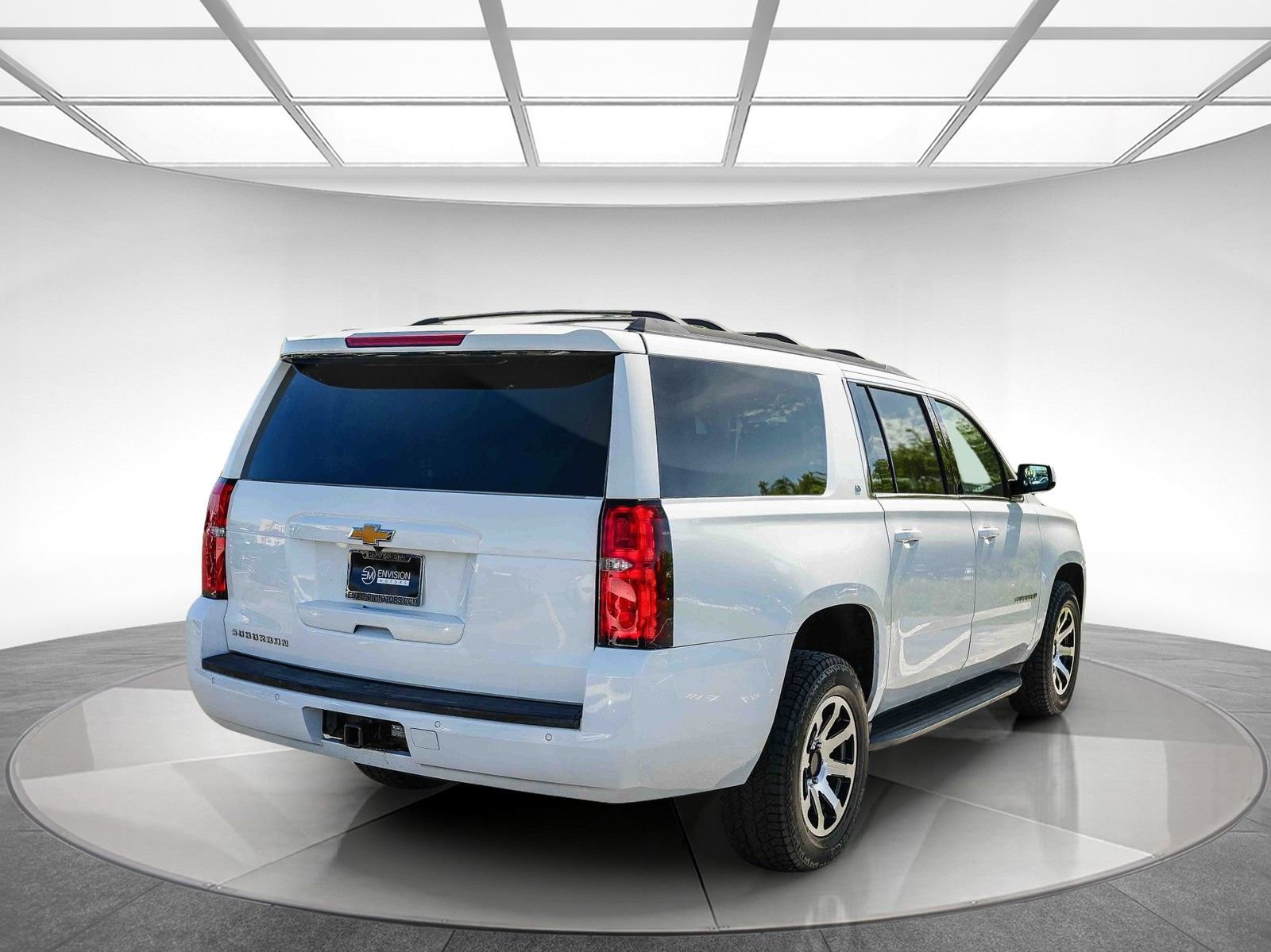 Used 2020 Chevrolet Suburban LT image 4