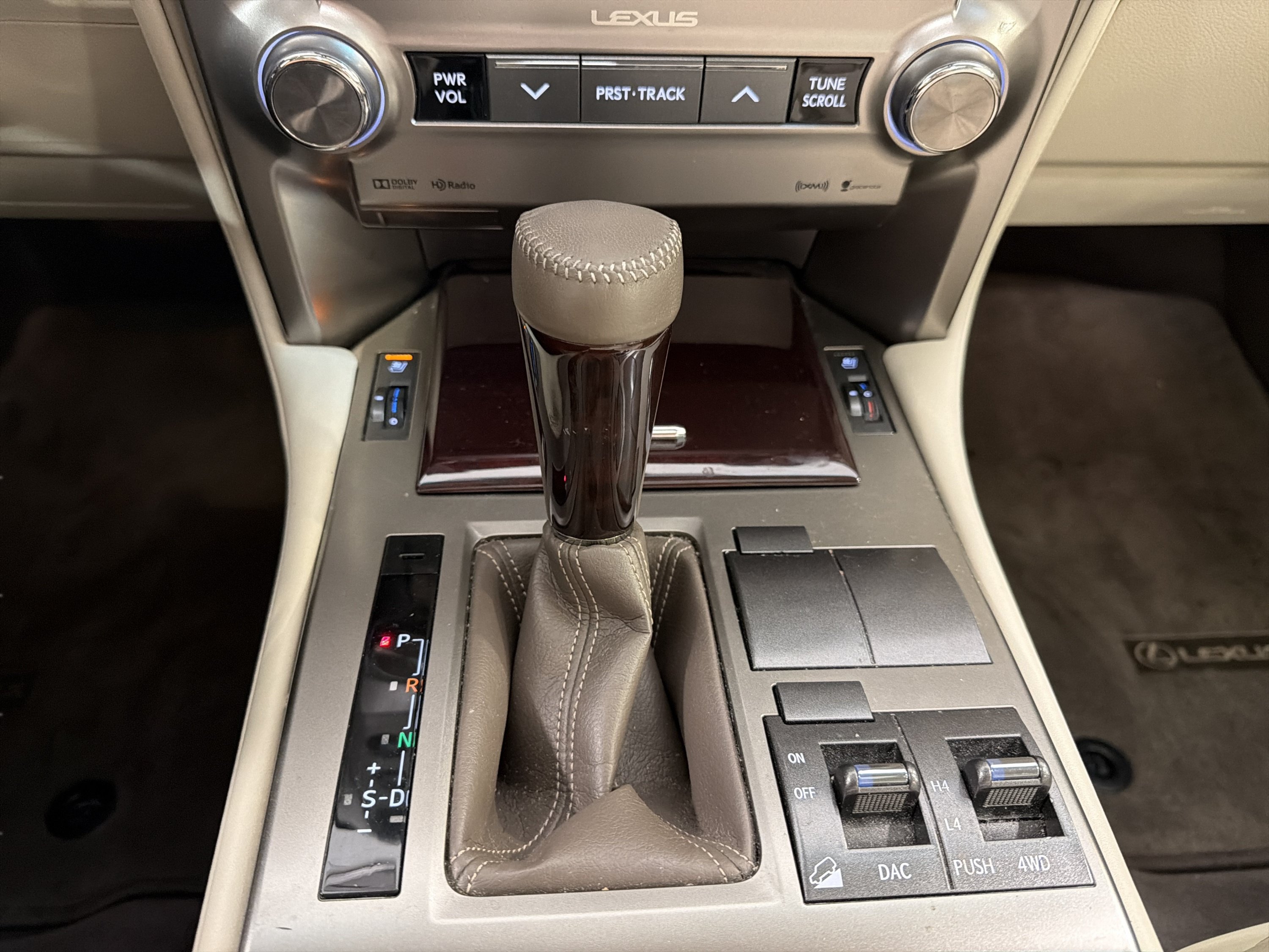 Used 2017 Lexus GX 460 Premium w/ Premium Package AWD/4WD image 17