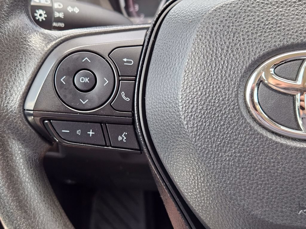 Used 2024 Toyota RAV4 XLE FWD image 33