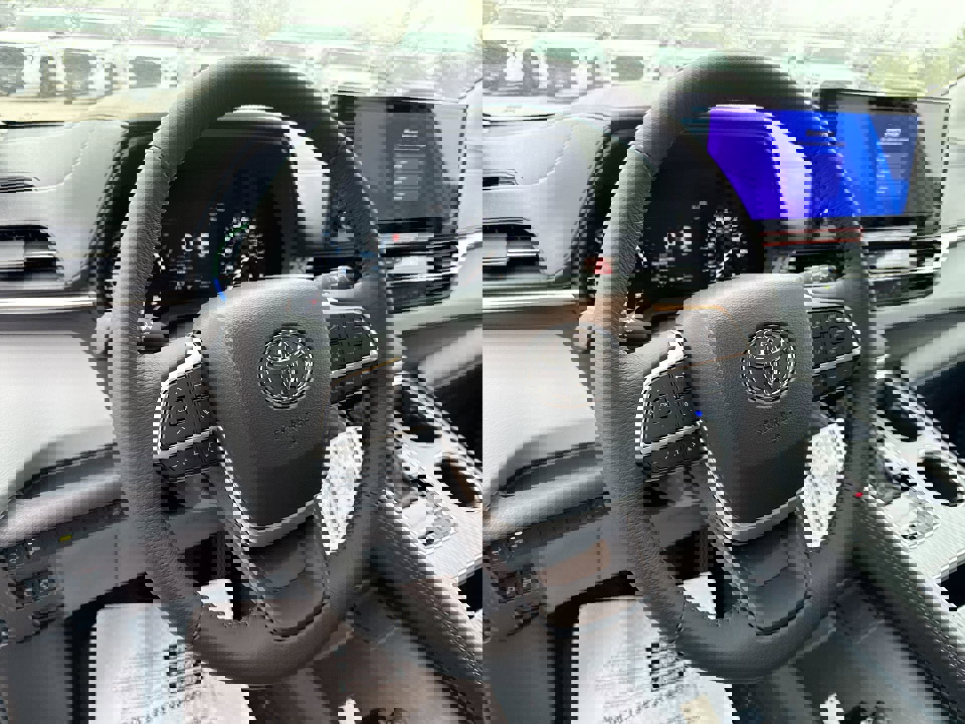 Certified 2025 Toyota Sienna XLE image 11