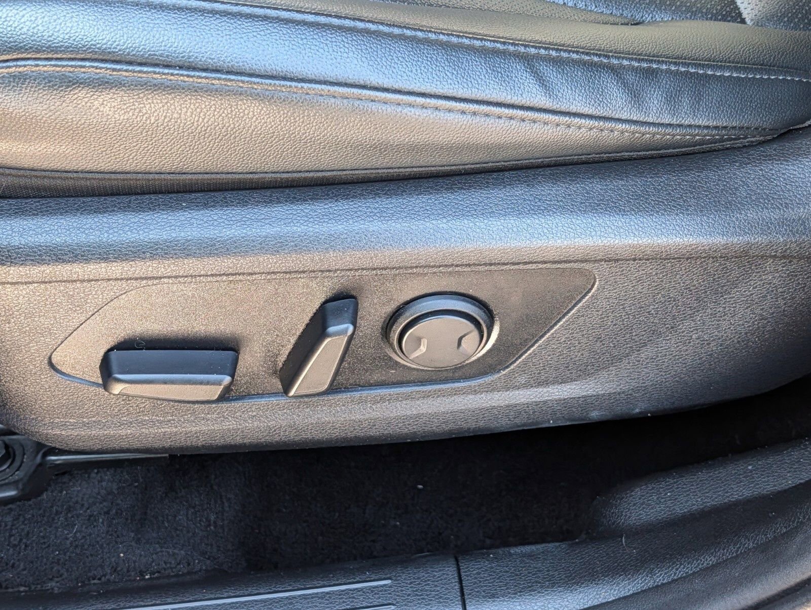 Used 2023 Kia Sportage EX image 16