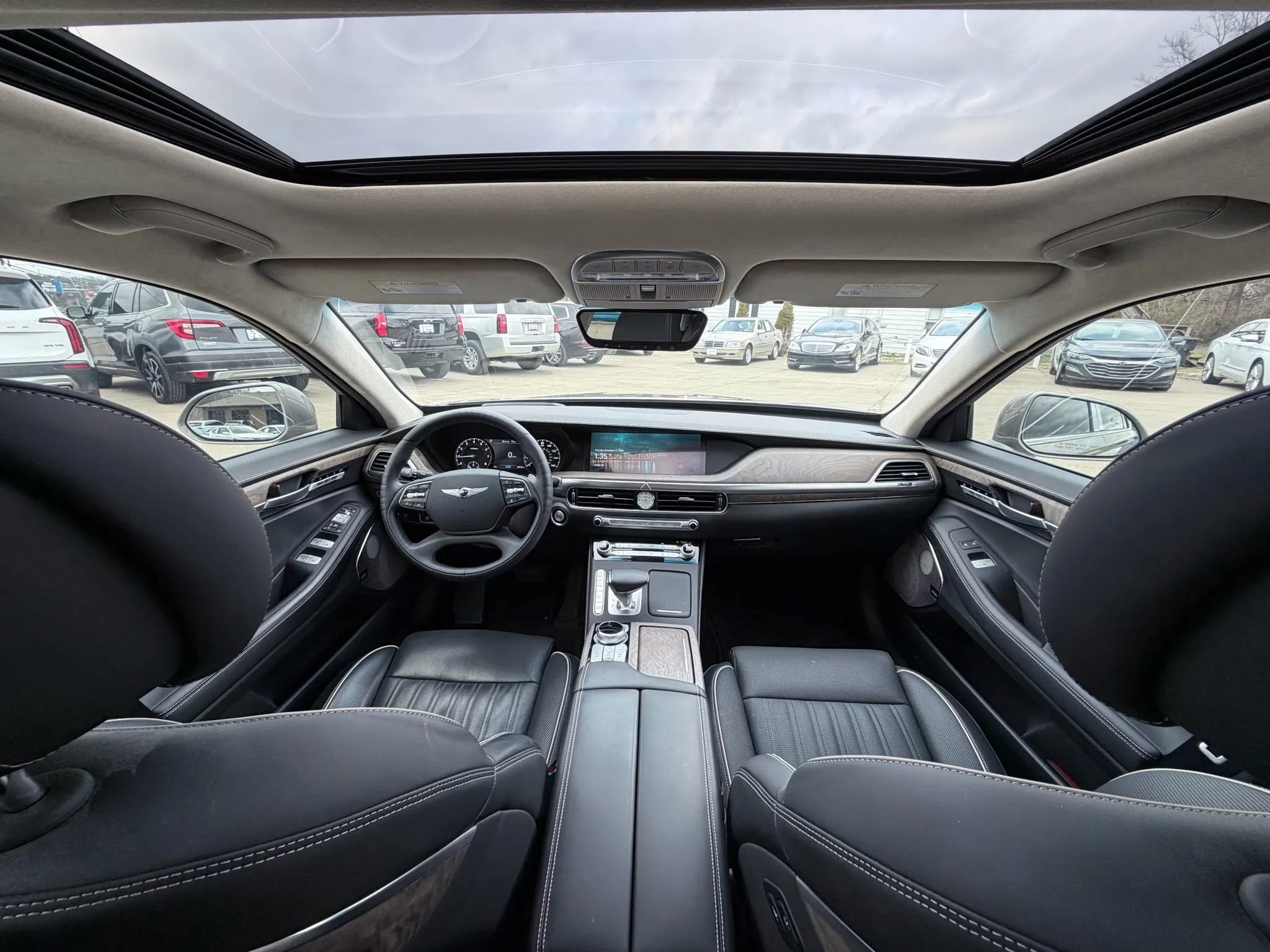 Used 2021 Genesis G90 5.0 Ultimate image 13