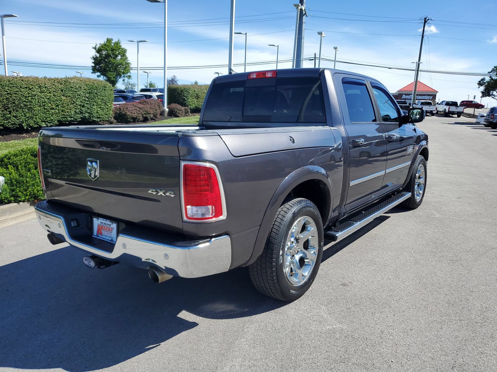 Used 2016 RAM 1500 Laramie w/ Convenience Group AWD/4WD image 4