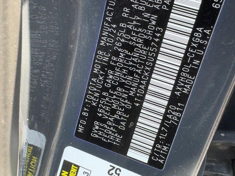Used 2025 Toyota Camry XLE FWD image 23
