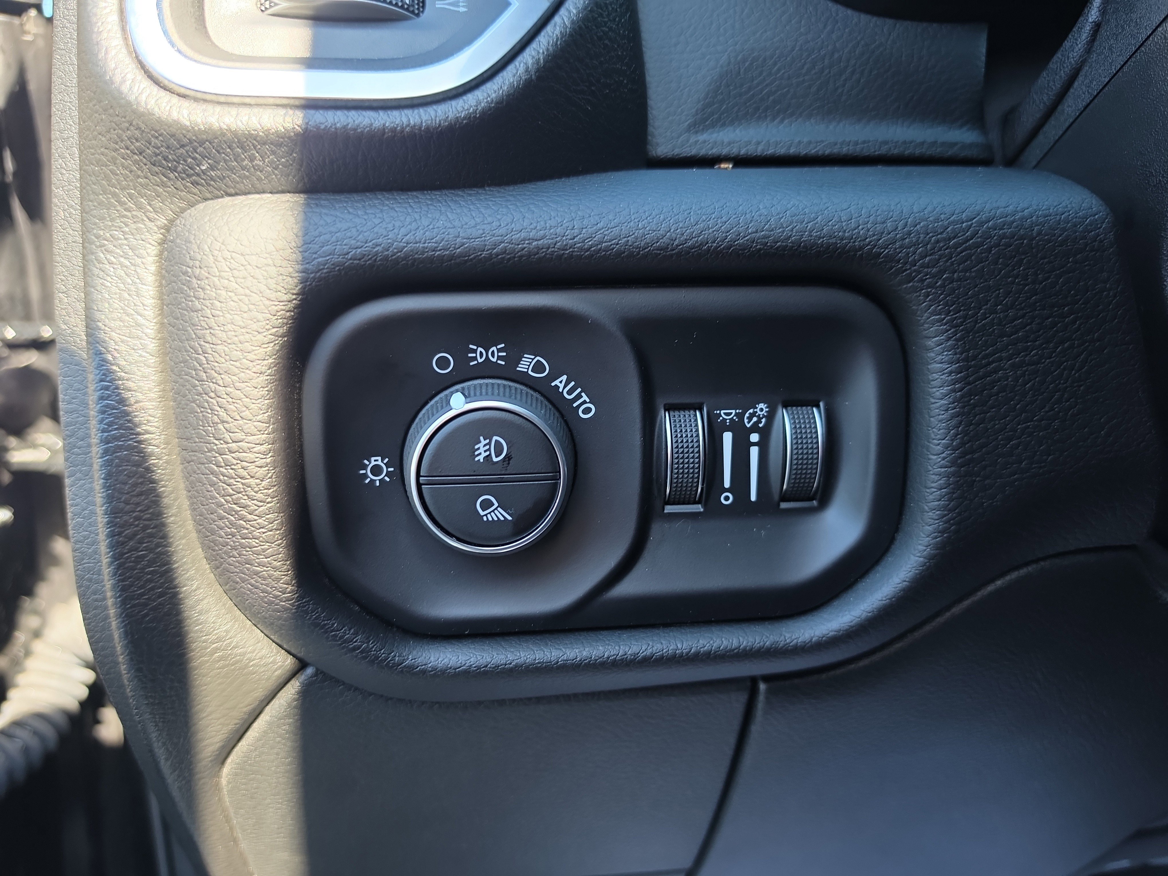Used 2024 RAM 2500 Laramie w/ Night Edition AWD/4WD image 20