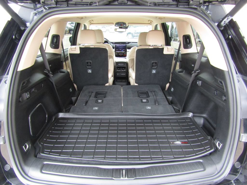 Used 2022 Jeep Grand Cherokee L Limited AWD/4WD image 36