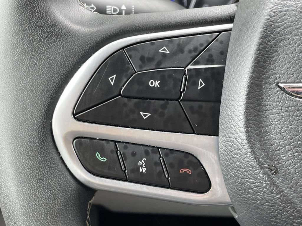 Certified 2023 Chrysler Voyager LX FWD image 31