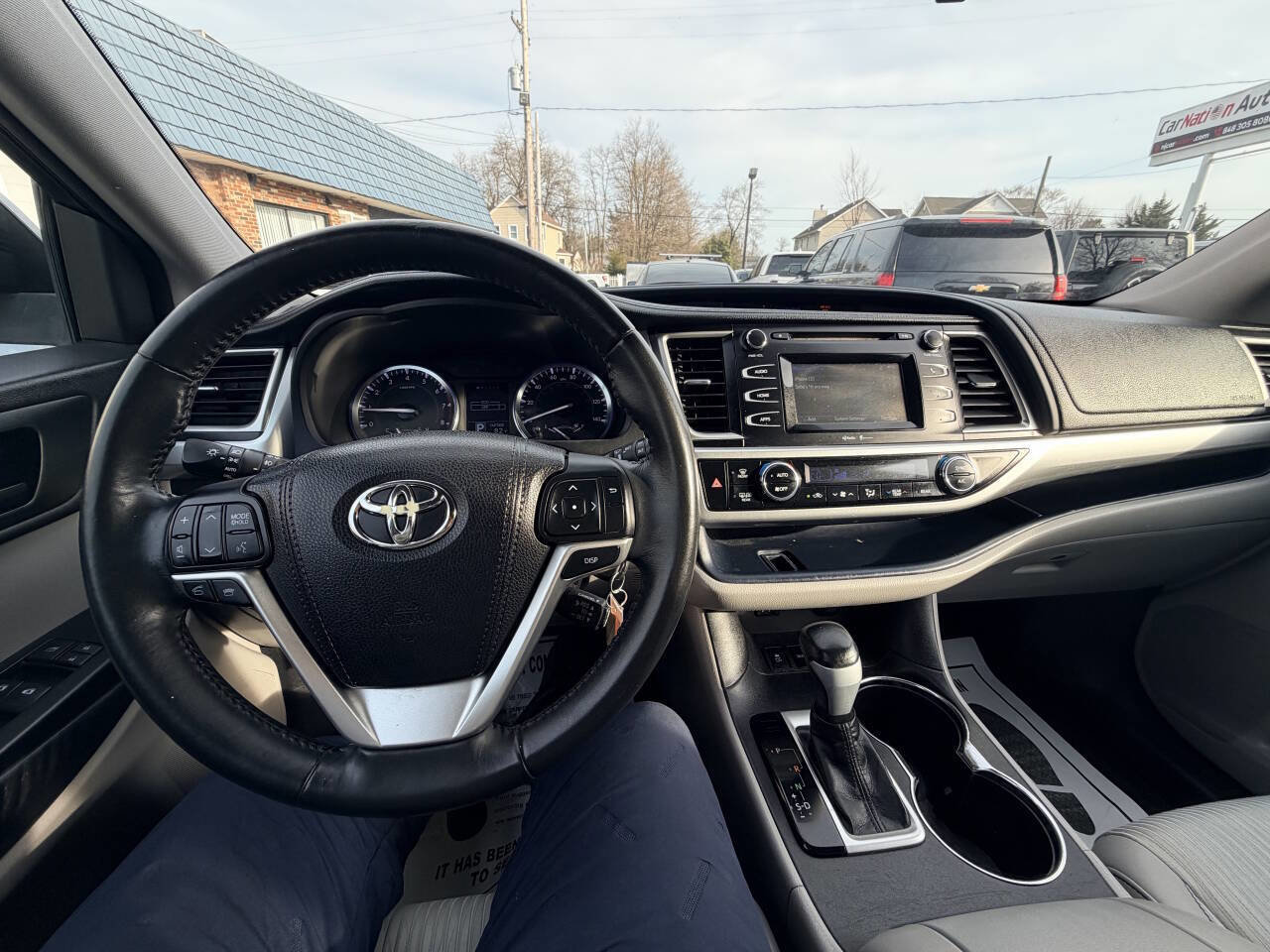 Used 2015 Toyota Highlander Plus AWD/4WD image 3