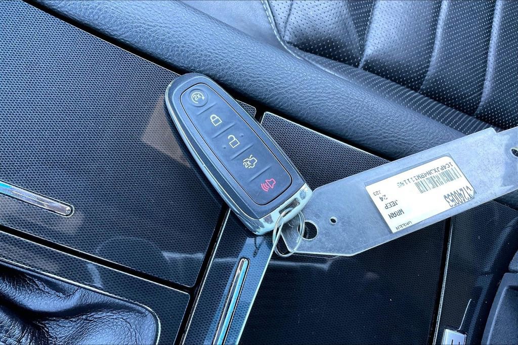 Used 2018 Ford Taurus SHO w/ Driver Assist Package image 36