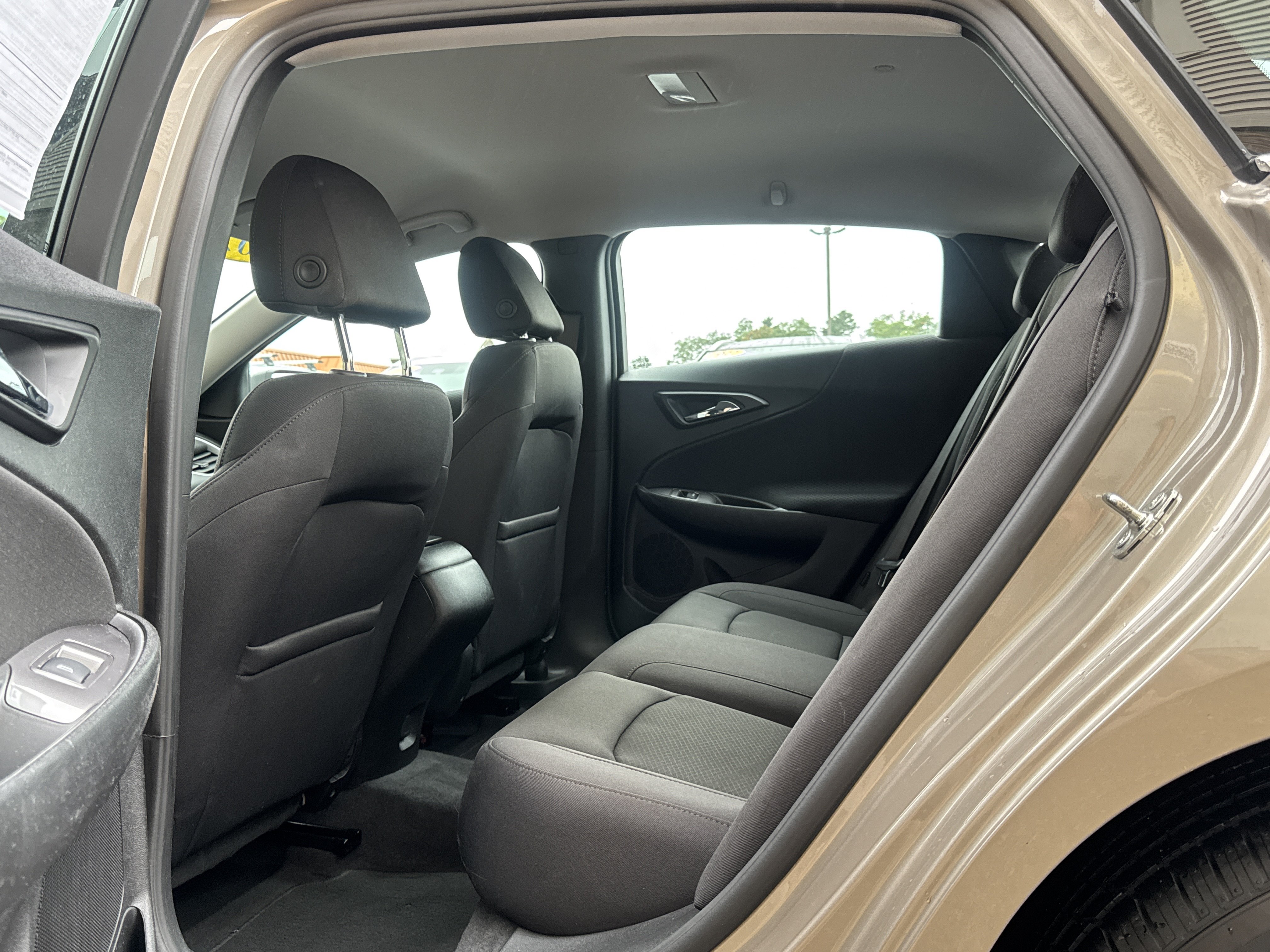 Used 2022 Chevrolet Malibu LS FWD image 10
