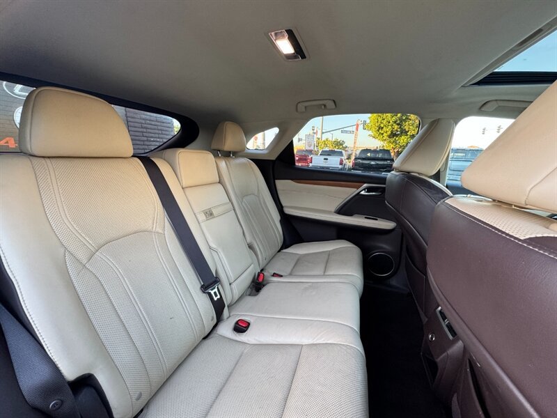 Used 2018 Lexus RX 450h AWD w/ Premium Package image 38