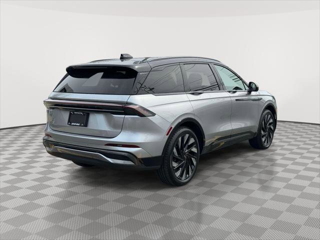 Used 2025 Lincoln Nautilus Reserve w/ Jet Appearance Package image 7