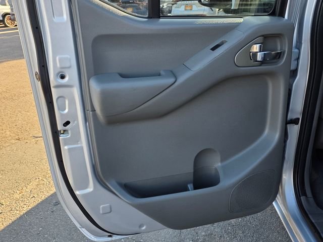 Used 2020 Nissan Frontier SV image 18