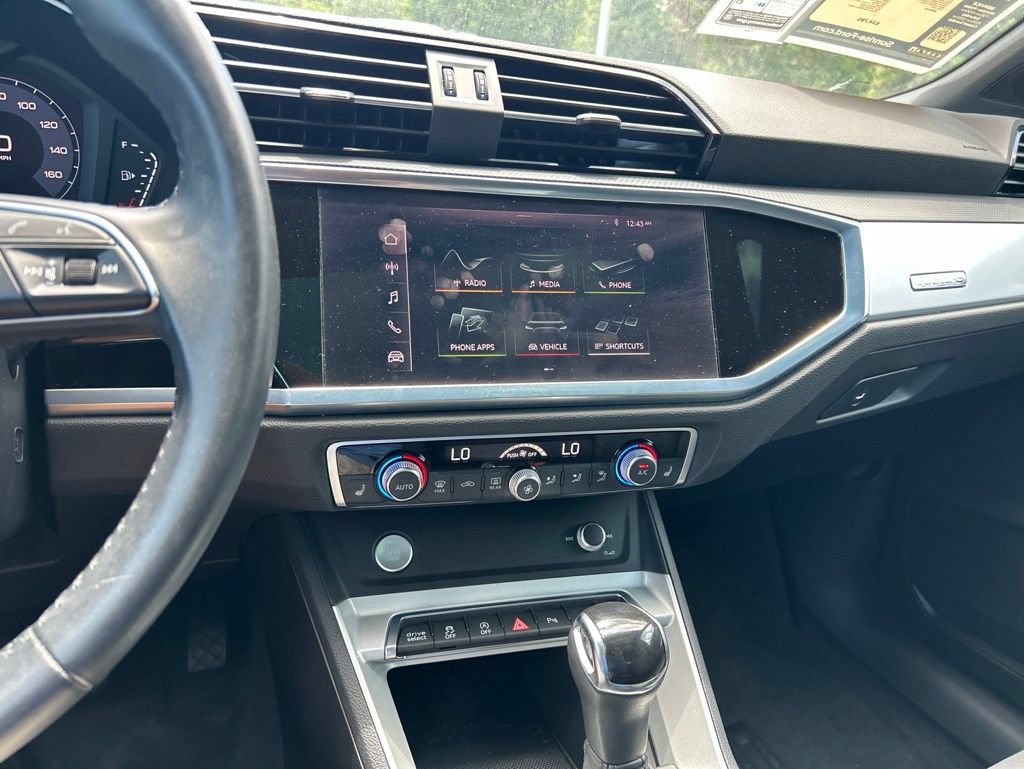Used 2020 Audi Q3 2.0T Premium w/ Convenience Package AWD/4WD image 29