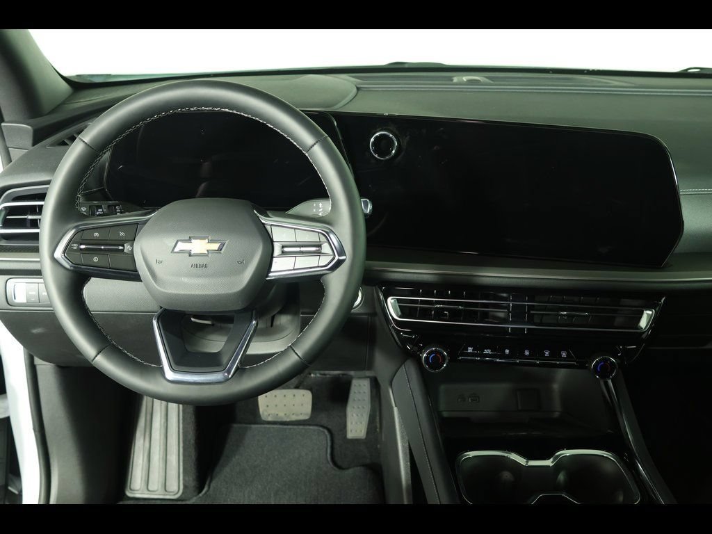 Used 2025 Chevrolet Traverse LT AWD/4WD image 15