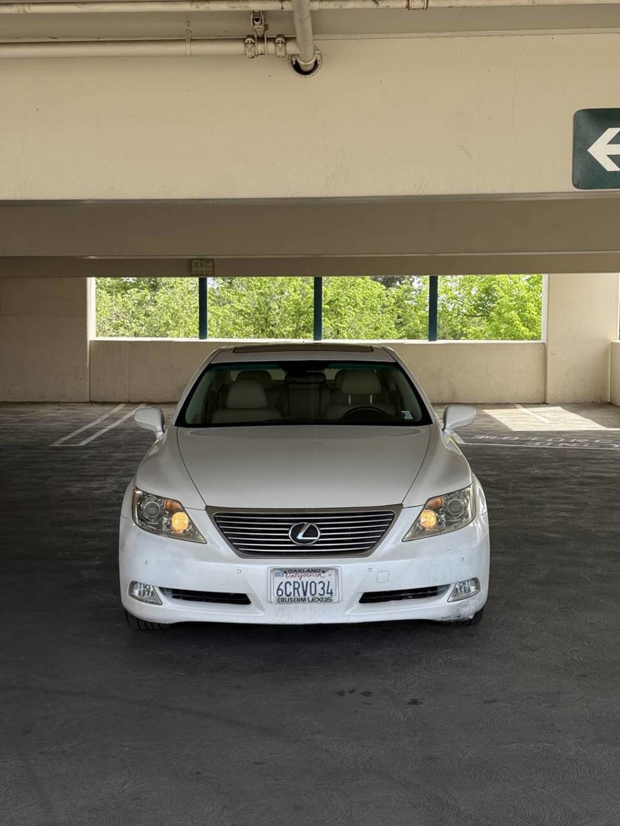 Used 2008 Lexus LS 460 image 2