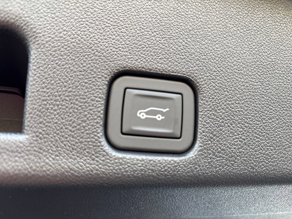 New 2026 GMC Acadia Elevation image 43