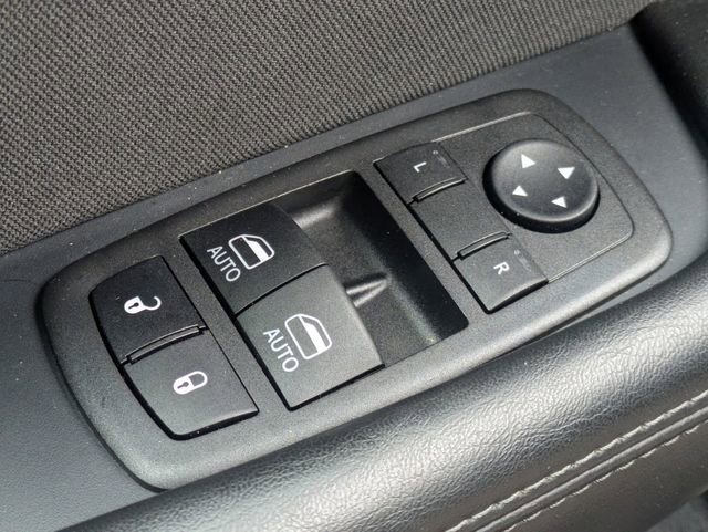 Used 2023 Dodge Challenger SXT RWD image 21
