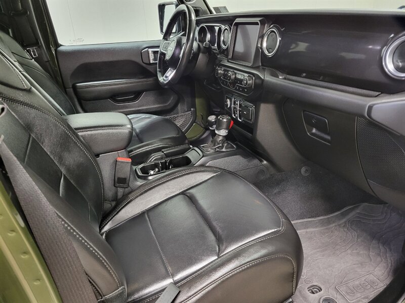 Used 2023 Jeep Wrangler Unlimited Sahara AWD/4WD image 39