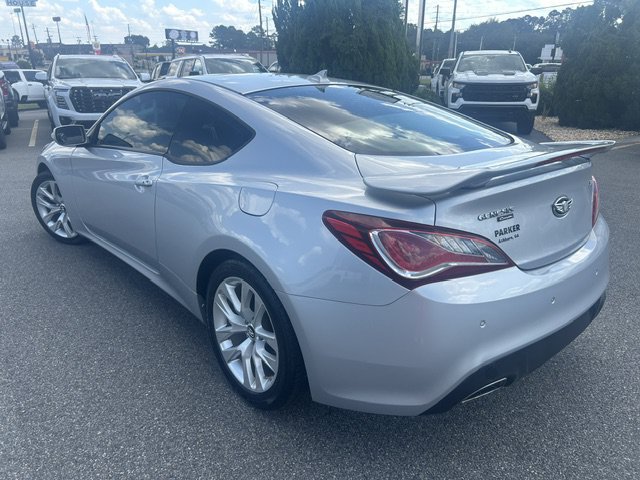 Used 2013 Hyundai Genesis 3.8 RWD image 6