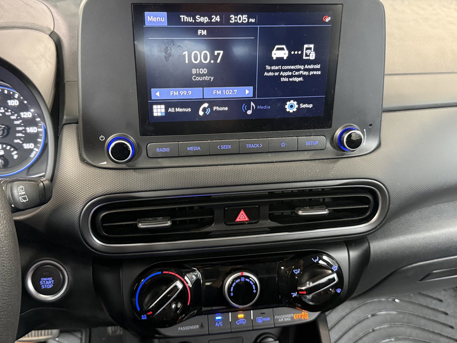 Used 2022 Hyundai Kona SEL w/ Winter Weather Package AWD/4WD image 14