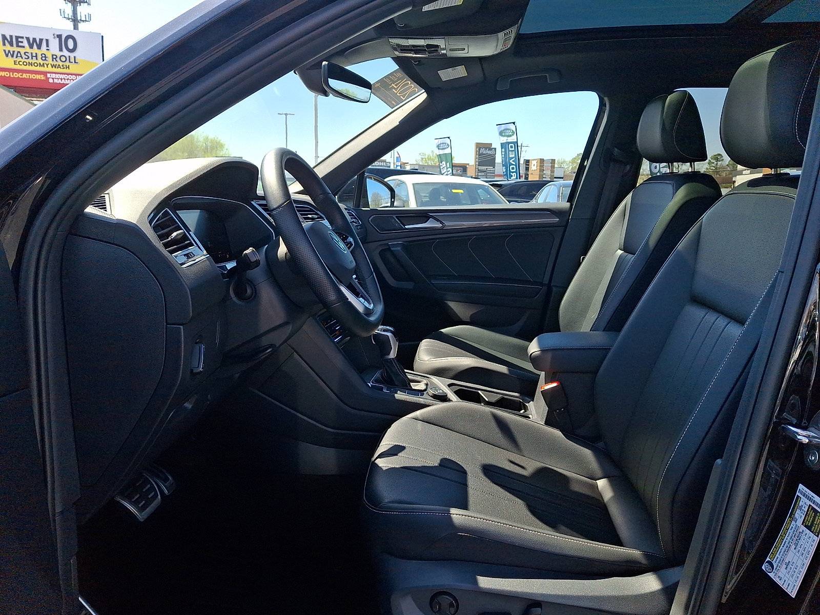 Certified 2024 Volkswagen Tiguan SE R-Line AWD/4WD image 13