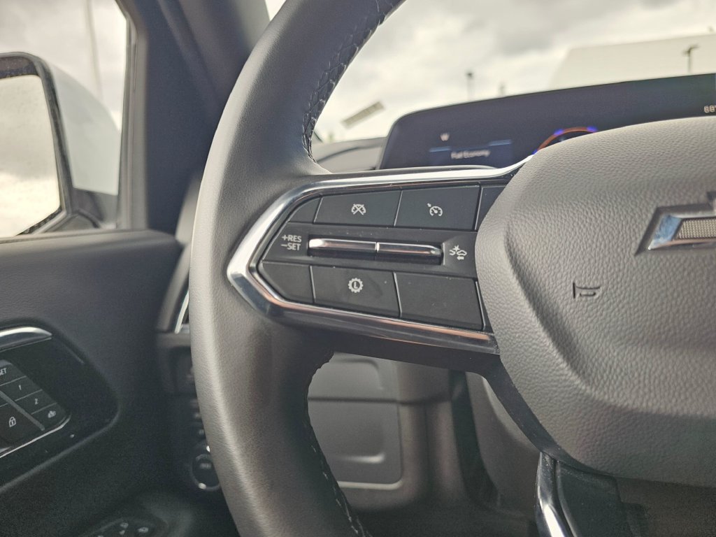 Used 2025 Chevrolet Suburban Z71 AWD/4WD image 32