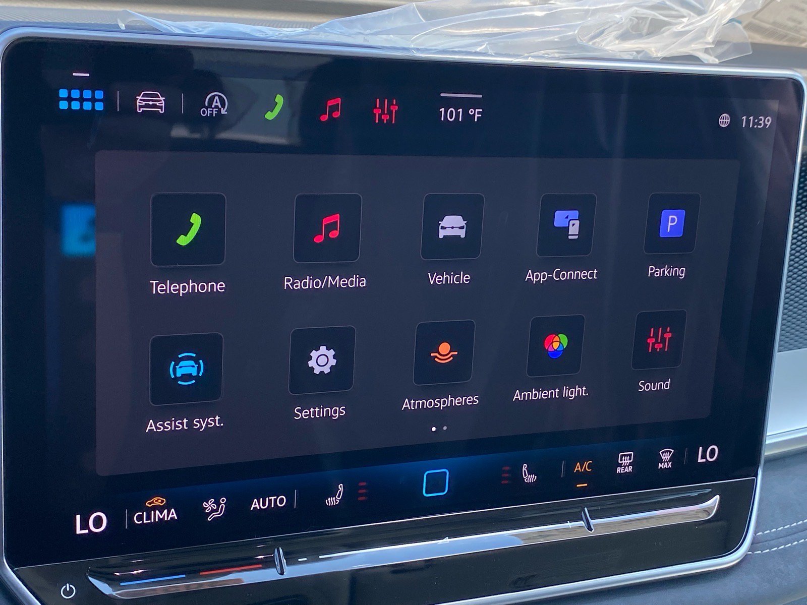 New 2026 Volkswagen Tiguan SE FWD image 5