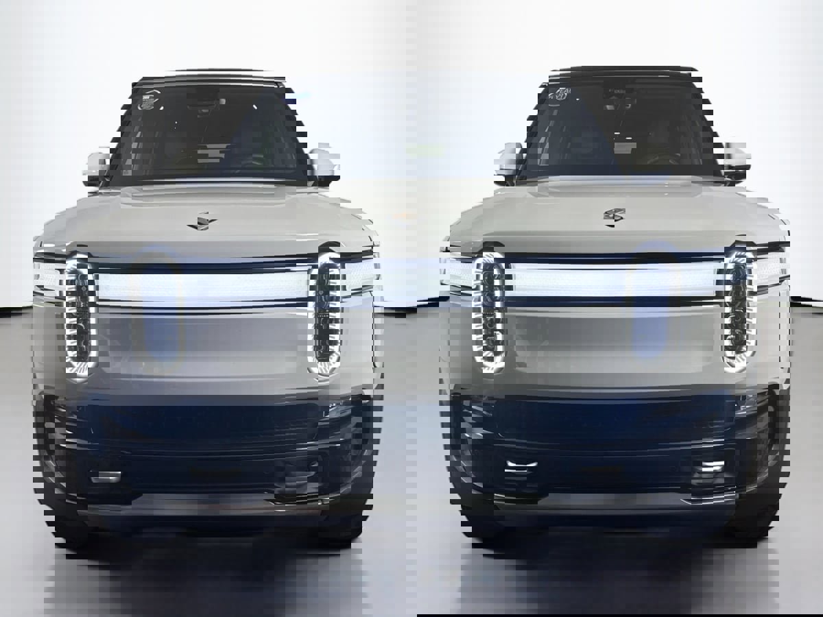 Used 2024 Rivian R1S Adventure image 2