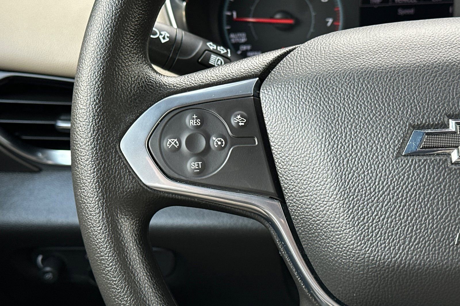 Certified 2023 Chevrolet Traverse LS w/ Midnight/Sport Edition image 32