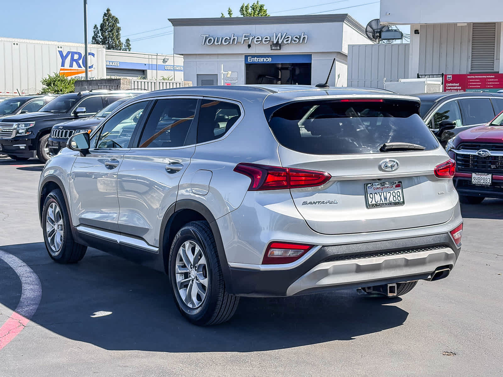 Used 2020 Hyundai Santa Fe SE AWD/4WD image 2