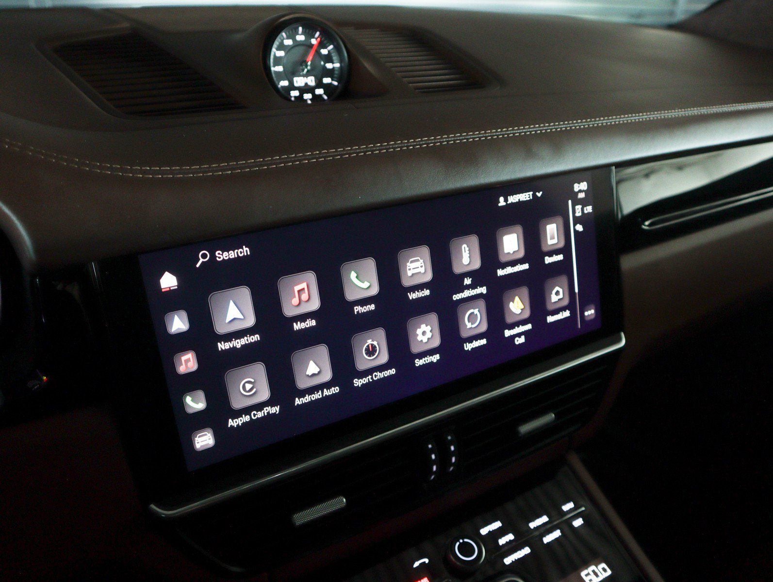 Certified 2023 Porsche Cayenne Turbo AWD/4WD image 20